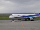 上に「全日空」下に「AirJapan」@那覇
