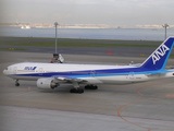 B777−200型@ANA